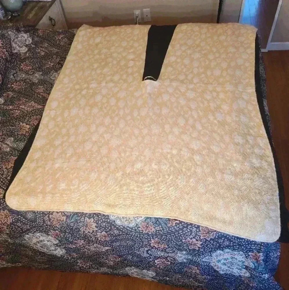 Steve Madden cape/poncho, one size - Picture 5 of 9